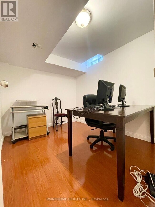 Photo - 82 Maresfield Dr