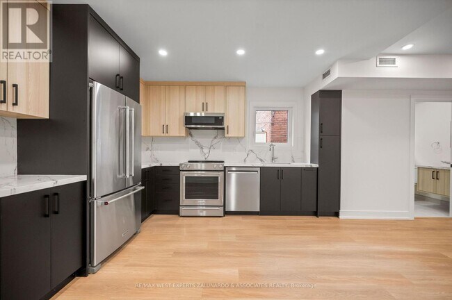 Photo - 412 Glenholme Ave