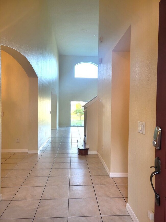 Photo - 4 Bedroom House in Eagle Creek, Lake Nona