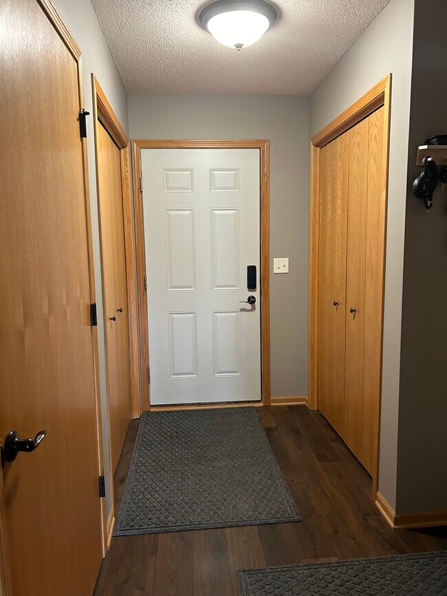 506 Pointe Ct SW Townhome Townhome Rental in Rochester MN