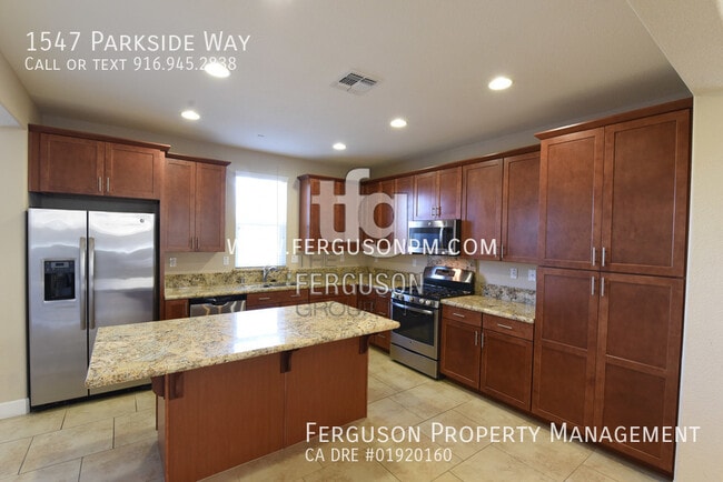 Photo - 1547 Parkside Way