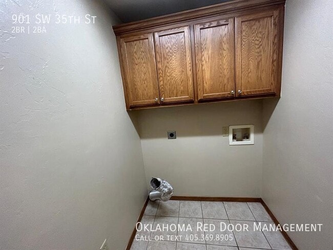 Photo - 901 SW 35th St