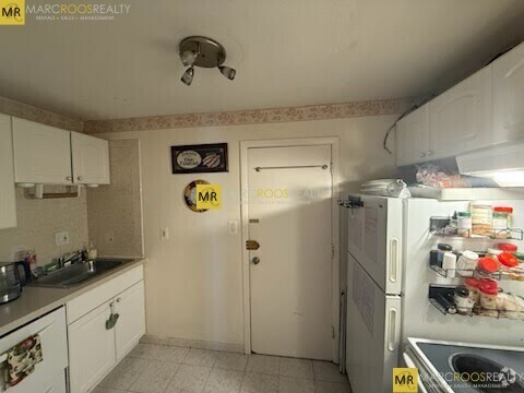 Building Photo - 1030 Bennington St Unit 5 Rental