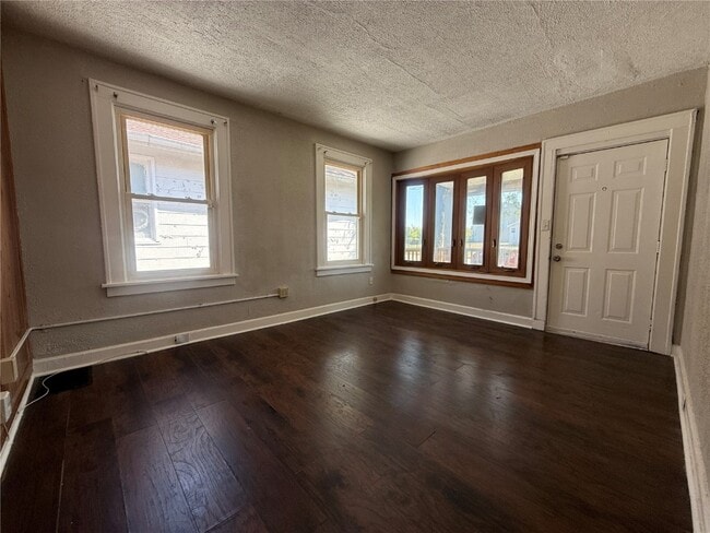 Photo - 1243 Sutter Ave