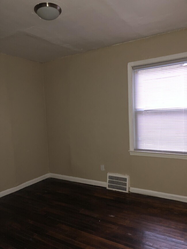 Photo - 19662 Eureka St