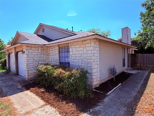 Photo - 2301 Whitlow Cove