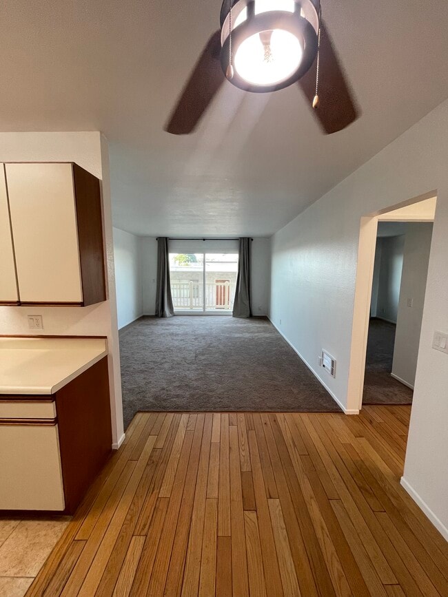 Building Photo - 1707 Pacific Coast Hwy Unit #320 Rental