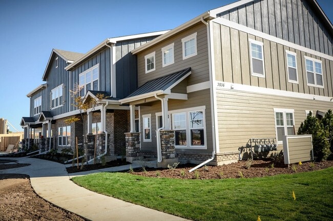 Building Photo - 3836 Manhattan Ave Unit 3836 Manhattan Ave Apt 4