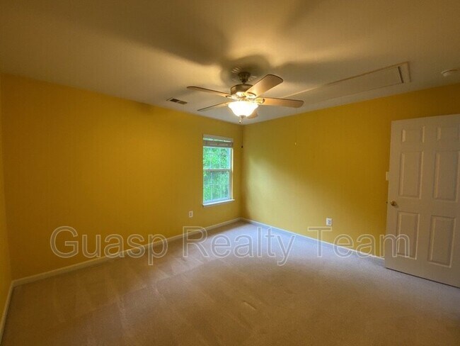 Photo - 70 Crestwood Ln