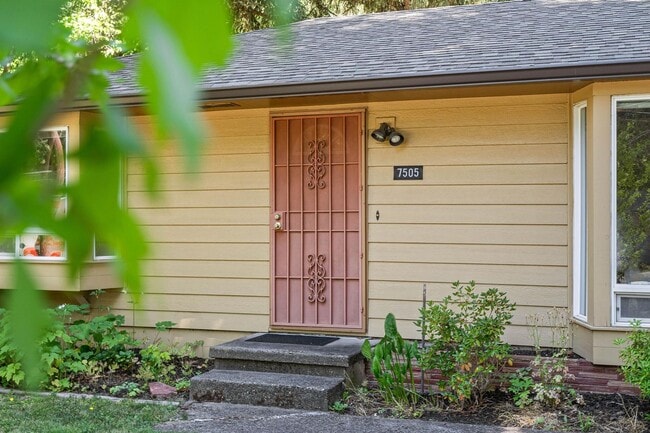 Photo - Charming, retro 2-bdrm/2-bath ranch in tranquil setting w/ large family room