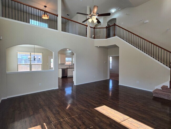 Photo - RENT REDUCTION & NEW IN MANAGEMENT - AVAIL...