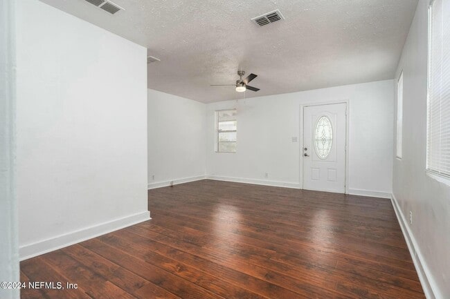 Photo - 2221 Commonwealth Ave