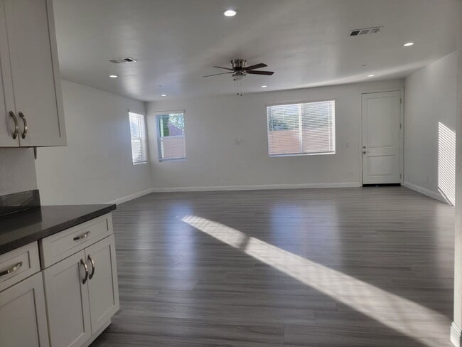 Photo - Must see - Won't last!  Spacious home with large back yard. Unidad U1