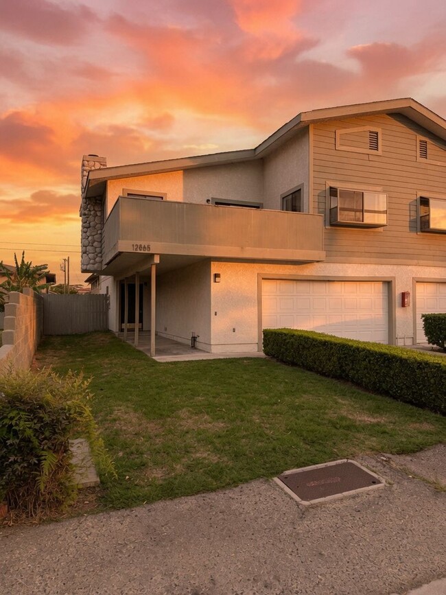 Building Photo - Garden Grove Gem!