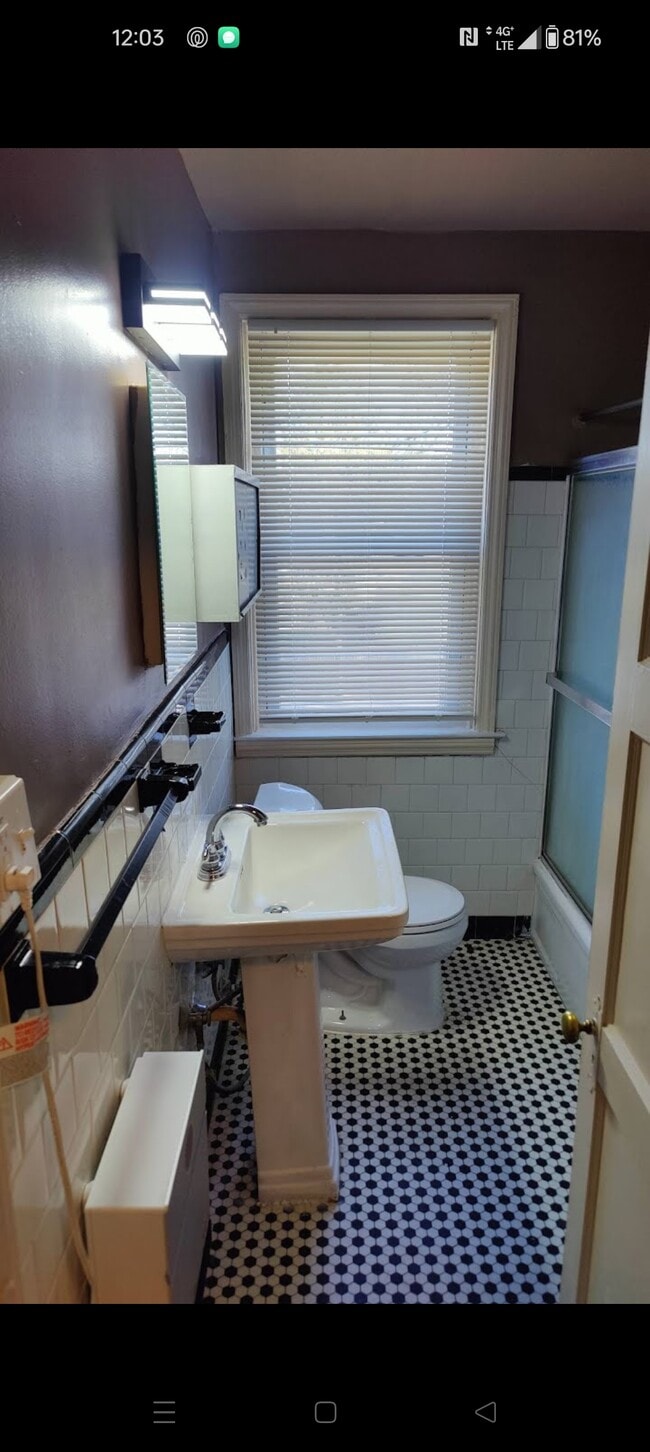 4130 Woodhaven Ave Unit 1 Bedroom Apartment