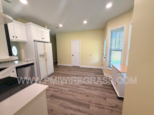 Photo - 326 Golf View Dr