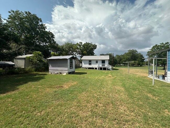 Photo - 509 W River St