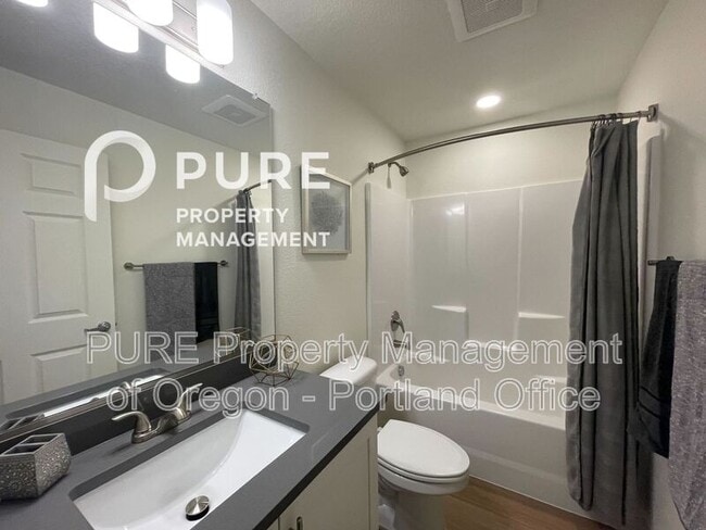 Photo - 22025 NE Halsey St