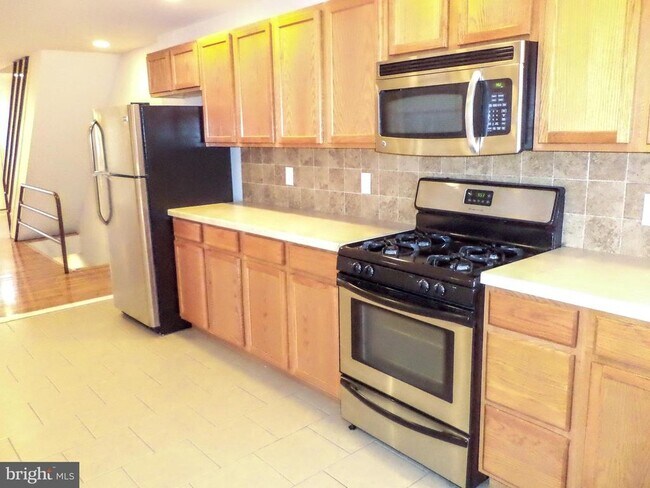 Photo - 2312 Moore St