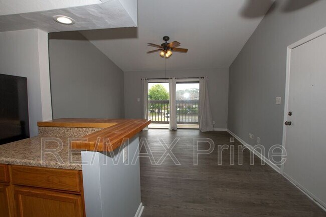 Photo - 143 Davenport Ct Unit 2