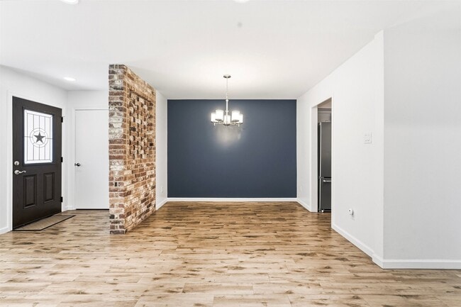 Photo - 450 N Post Oak Ln