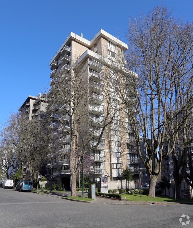 Building Photo - Ilikai