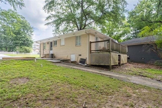 Photo - 1401 Briarwood Rd NE