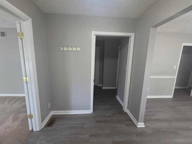 Photo - 3334 Nevius Dr