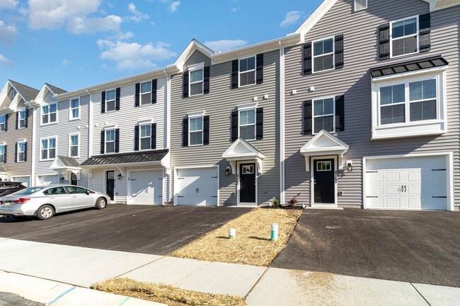 Photo - 8160 Lenker Dr