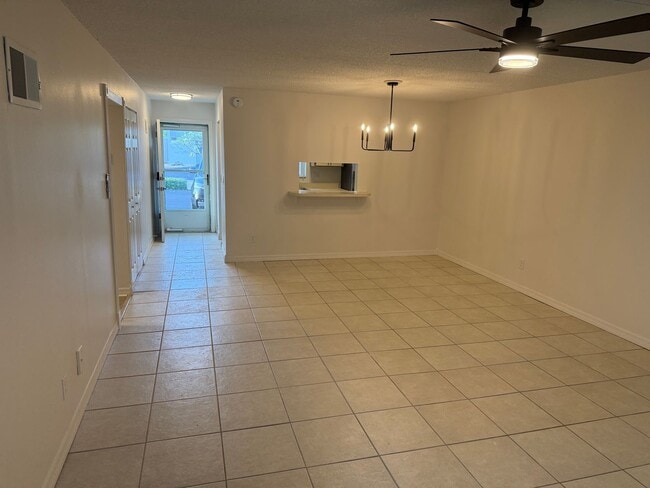 Photo - Beautiful Beachside Condo in the Heart of Ormond Beach $1300