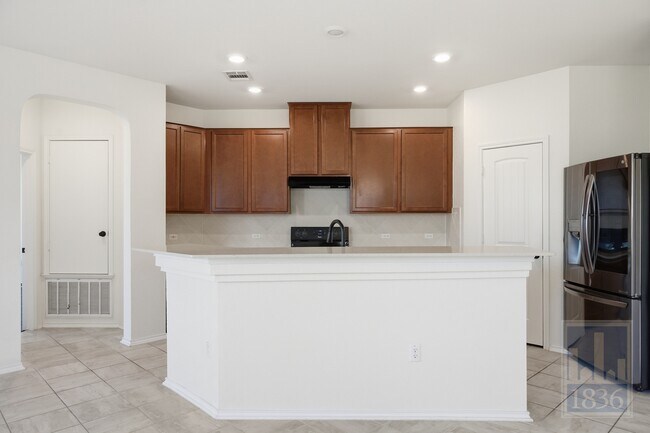 Photo - 408 Lynwood Gold Wy