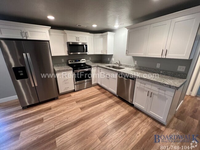 Building Photo - Stylish Vineyard Basement Apartment!