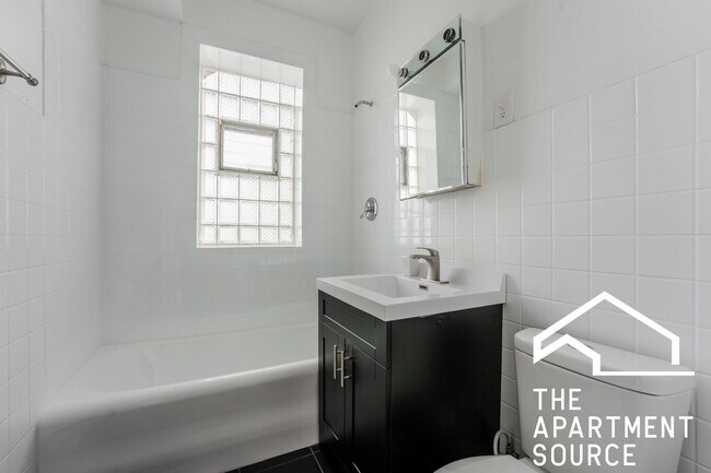 Photo - 2540 N Lawndale Ave Unit 2