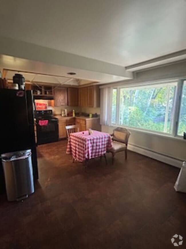 Building Photo - 542 Avenue C Unit 1/2 Rental