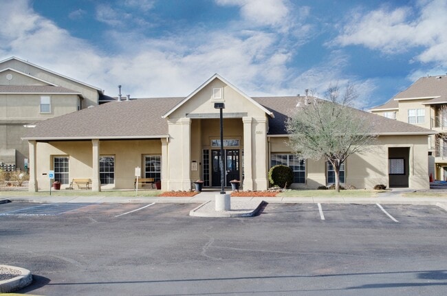 Building Photo - Arrowhead Ridge