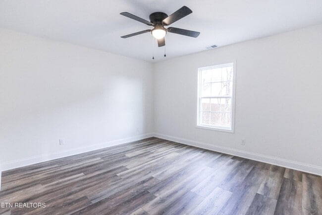 Photo - Maryville 37801 - New Construction, 5 bedroom, 2 bath home - Contact Adam Sharp (865) 254-0980