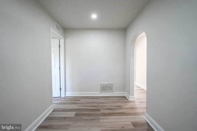 Photo - 8665 Center Rd