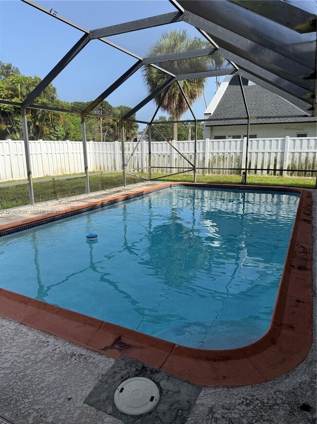 1560 NW 12th Way