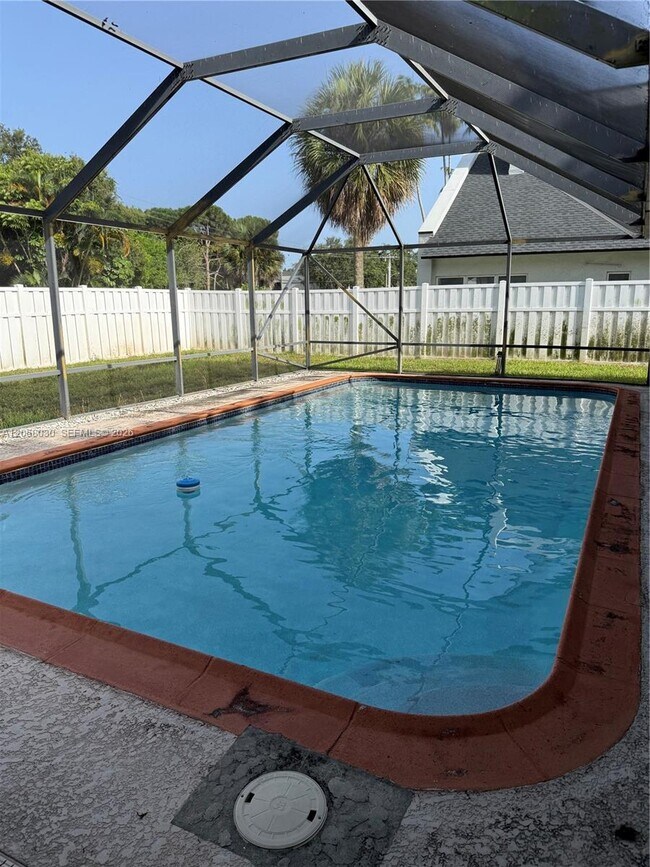 Photo - 1560 NW 12th Way