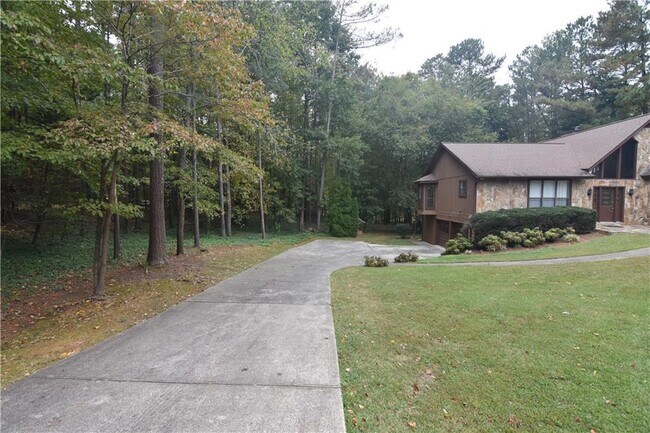 Photo - 3765 Cochran Lake Rd