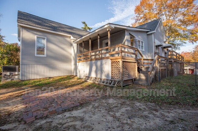 Photo - 2111 Summerville Rd