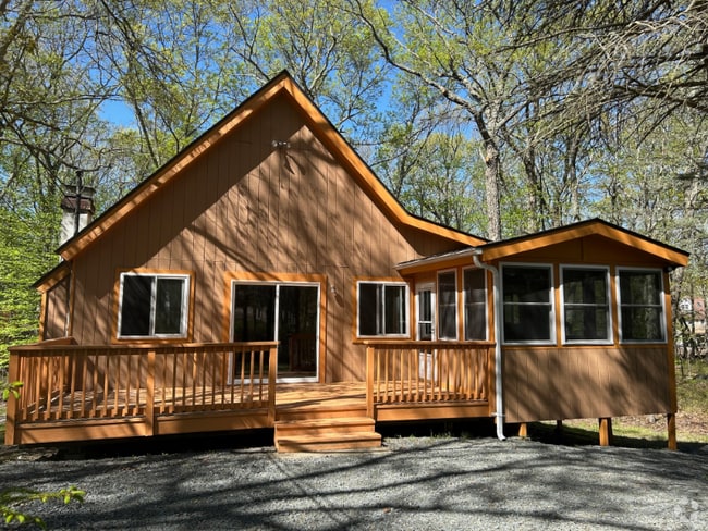 Building Photo - 224 Maple Ridge Dr Rental