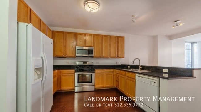 Photo - 1600 S Prairie Ave Unit 808