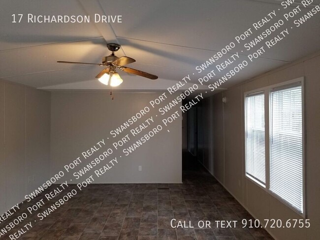 Photo - 17 Richardson Dr