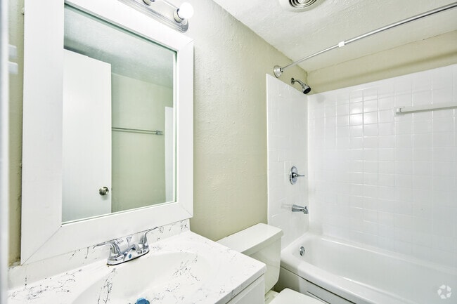 1BR, 1 BA - 497SF - Bathroom