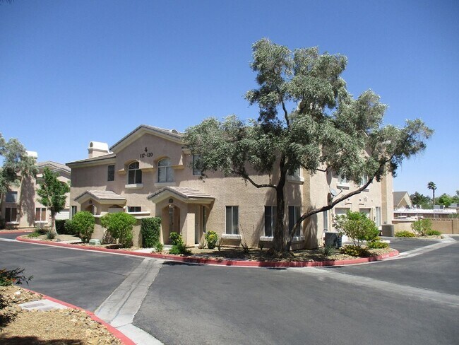 Photo - Beautiful townhouse in gated community wit...