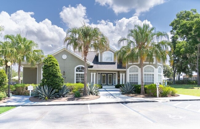 4280 Summer Landing Dr Unit 106