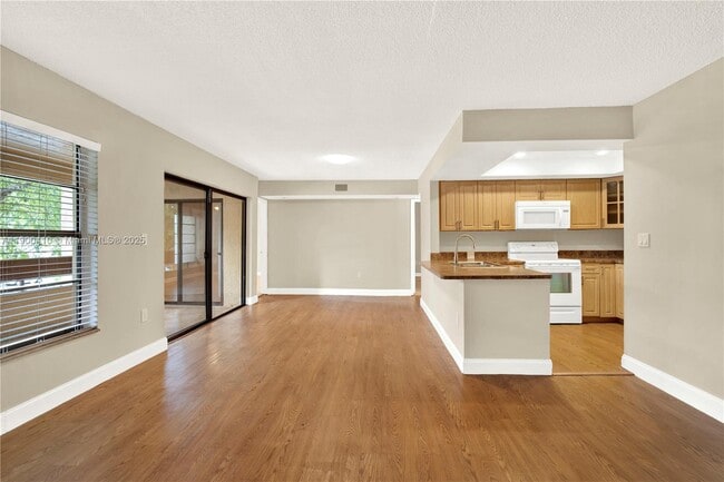 Photo - 9255 SW 125th Ave Unit 310-R