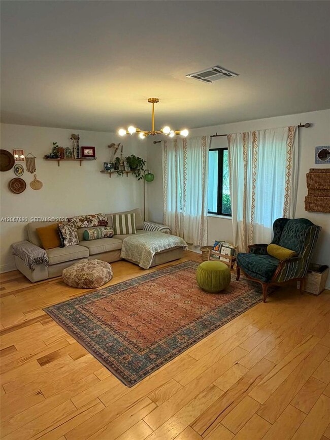 Photo - 401 SE 3rd Pl