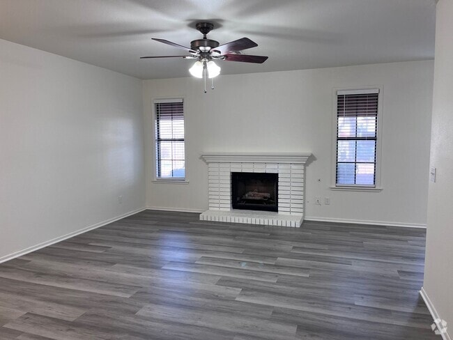 Building Photo - First Floor Condo - W. Tropicana Ave.